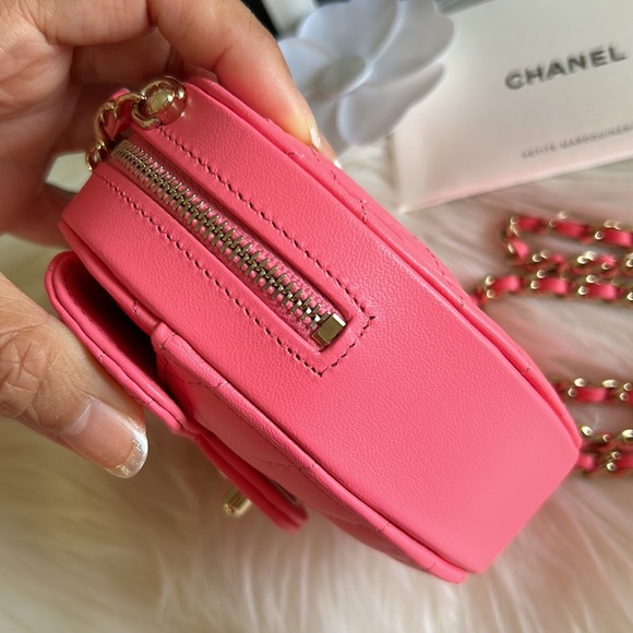 NEW Chanel Pink Heart Bag 22S - Picture 9 of 17
